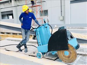 Concrete / asphalt cutter